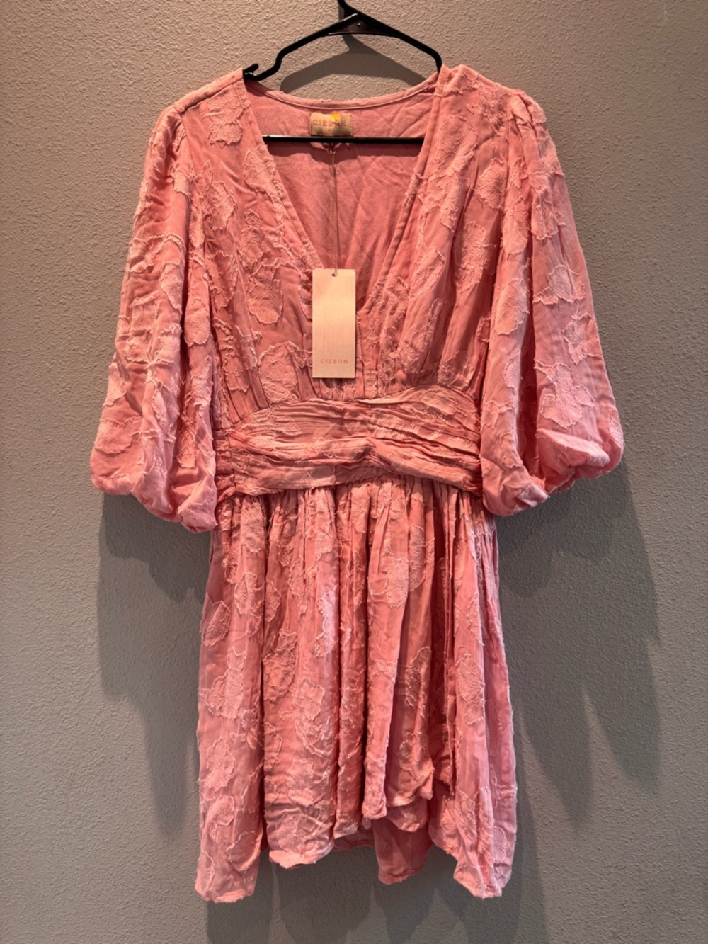 CIEBON Dusty Pink Textured V-Neck Dress - Picture 4 of 10